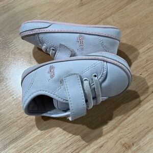 Easten II Low-Top EZ Sneaker